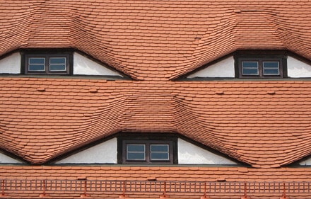 Schräckdach mit Dachfenstern
